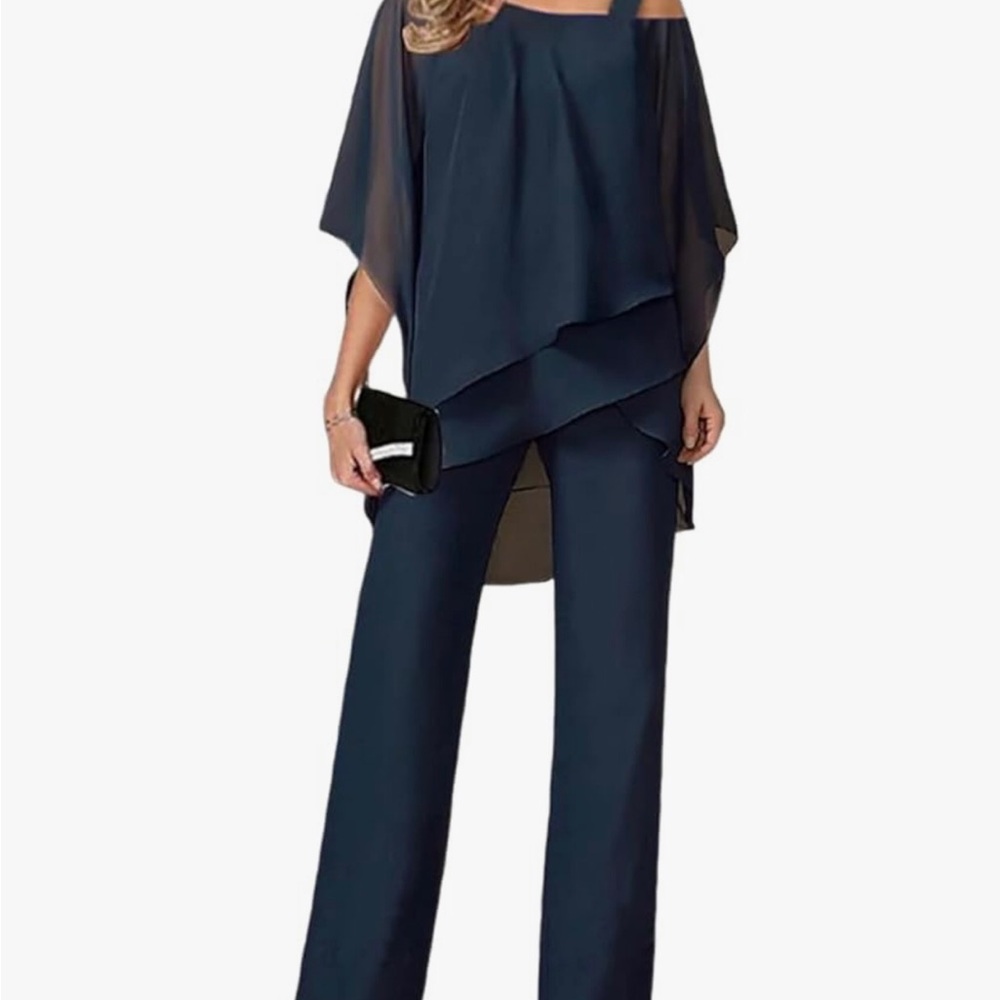 Women’s 2-Piece Wide Leg Pant Set Sz Medium Color Wine/Red